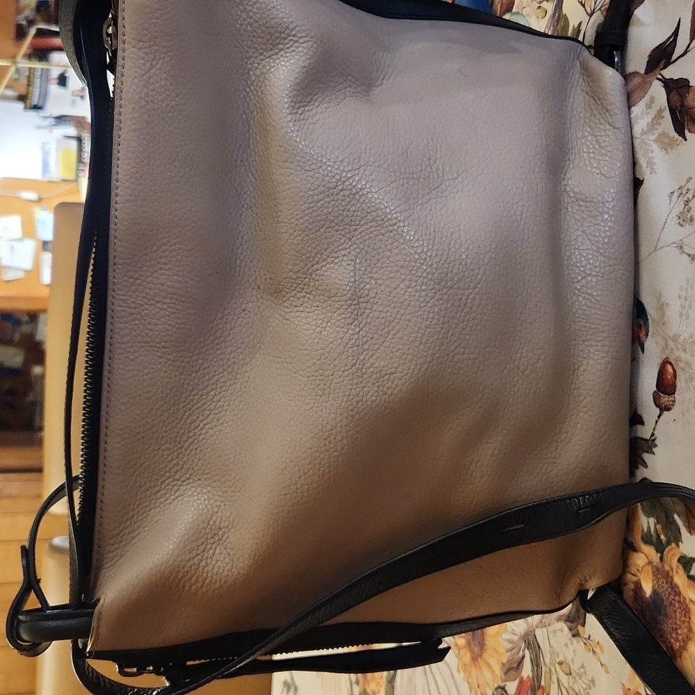 Botiker Leather Handbag/Backpack - Picture 2 of 6